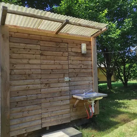Zecamping 3 Etoiles Chiens Acceptes Vue Vallee Environnement Calme 3*